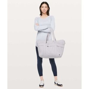 $198 Lululemon On My Level Duffel *30L Chrome